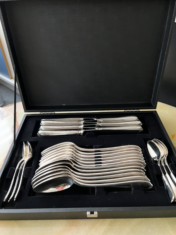 Set de 24 pièces Christofle modèle Spatours métal argenté très bon état avec écrin