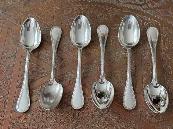 Christofle modèle Perles set de 24 pièces métal argenté très bon état avec écrin