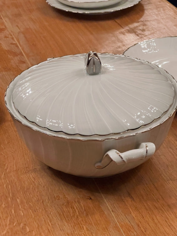 Soupière / Légumier Porcelaine de Limoges Bernardaud modèle Verdi