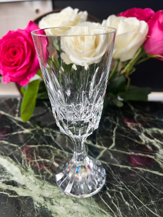 Un verre à eau Cristal Baccarat modèle d'Assas très bon état
