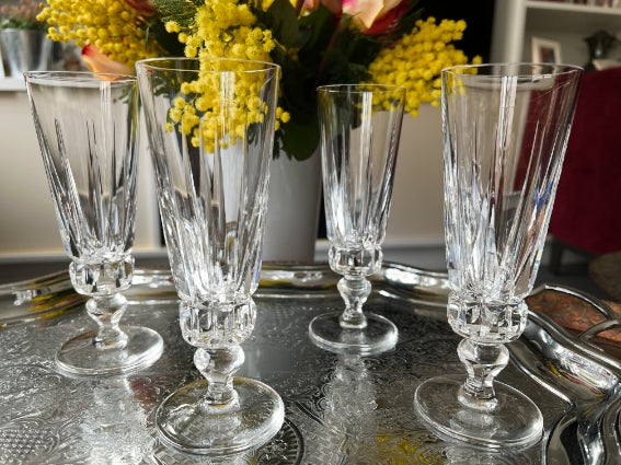 Lot de 4 flûtes à champagne Cristal Saint-Louis modèle Guernesey signées très bon état
