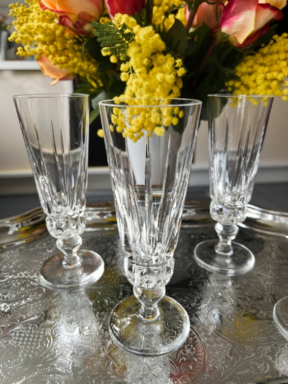 Lot de 4 flûtes à champagne Cristal Saint-Louis modèle Guernesey signées très bon état