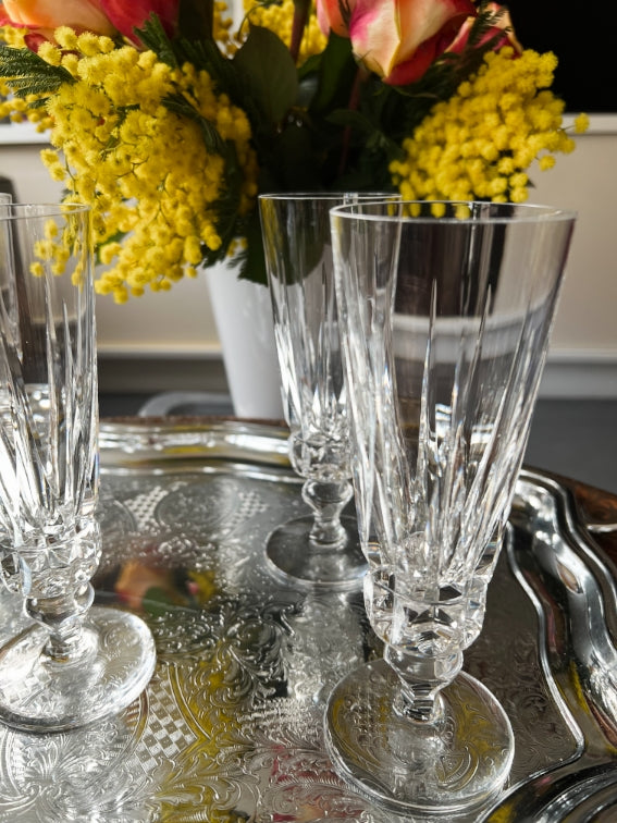 Lot de 4 flûtes à champagne Cristal Saint-Louis modèle Guernesey signées très bon état