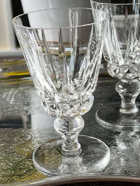 Lot de 4 verres à vin blanc Cristal Saint-Louis modèle Guernesey signés très bon état