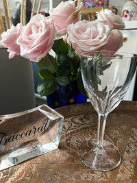 Un verre à vin 16,5 cm Cristal Baccarat modèle Genova très bon état