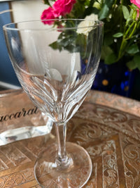 Un verre à eau 17,5 cm Cristal Baccarat modèle Genova très bon état