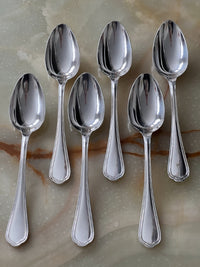 Set de 24 pièces Christofle modèle Spatours métal argenté très bon état avec écrin