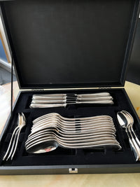 Set de 24 pièces Christofle modèle Spatours métal argenté très bon état avec écrin