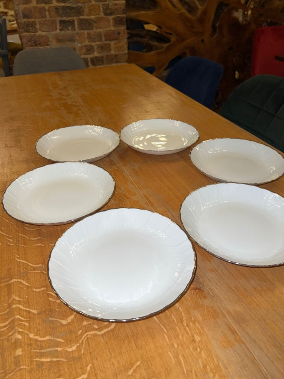 Lot 6 assiettes creuses Porcelaine Bernardaud modèle Verdi