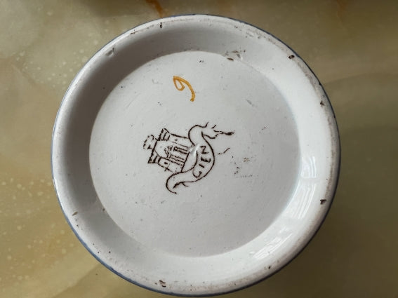 Ensemble Faïence de Gien 4 éléments motif Renaissance fond blanc
