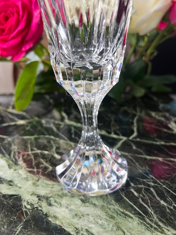Un verre à eau Cristal Baccarat modèle d'Assas très bon état