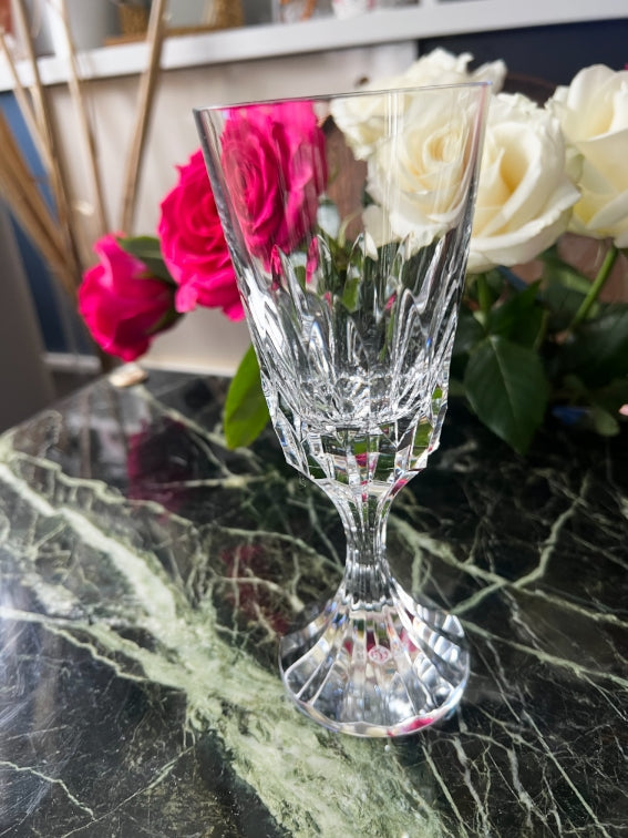 Un verre à eau Cristal Baccarat modèle d'Assas très bon état