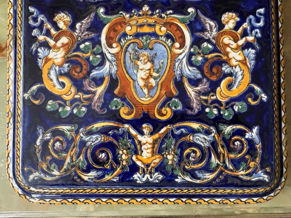 Dessous de plat faïence de Gien décor Renaissance fond bleu