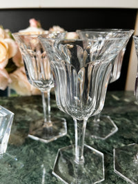 Lot de 4 verres à vin Cristal Baccarat modèle Malmaison très bon état 15,5 cm